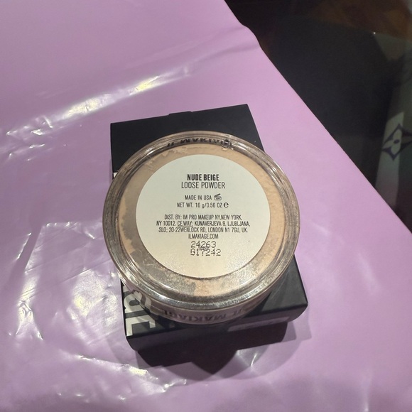 Brand new IL MAKIAGE Loose Powder - Picture 2 of 2